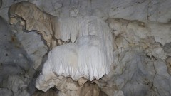 Discovering Hắt Chuông Cave in Điện Biên