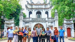 Vietnamese tourist guides find it hard to benefit from Government relief package