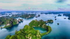 Vietnam to gradually reopen tourism