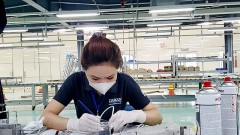 Enterprises in Dong Nai industrial zones quickly recover production