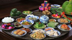 Traditional Tet food offerings to ancestors
