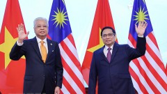 Prime Ministers of Vietnam, Malaysia hold talks
