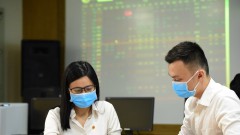 Is it better to buy stocks on a dip?