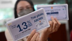 Investors warned of the possibility of corporate bond default