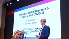 Strategic adaptation in the world of uncertainties