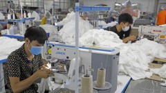 Firms urged to make greater efforts to fulfil year-end export target