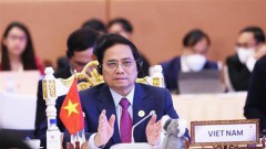 PM attends ASEAN summits with partners in Phnom Penh
