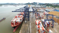 Quảng Ninh gives top priority to develop seaports