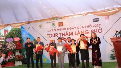 Join CHIN-SU on a tour to visit pho festival in Van Cu village, Nam Dinh