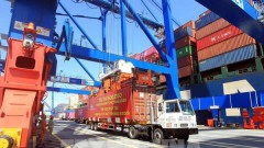 Vietnam sets new record in import-export turnover
