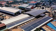 Rooftop solar power enterprises struggle with dual challenges
