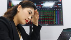 Companies slow down their listing plans amid market turbulence