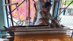An Giang seeks to develop value chain of products from lotus silk