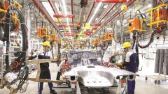 VN’s auto industry needs deeper involvement in global supply: experts