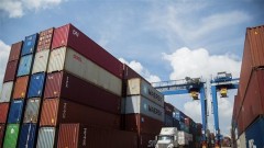 Authorities warn of risks from loopholes in foreign trade process