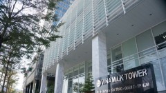 Market finishes higher on pillar stocks