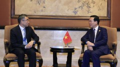 President Vo Van Thuong receives Huawei, ZTE leaders in Beijing
