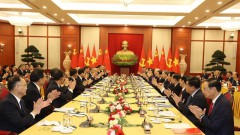 Vietnam-China relations a top priority in the pursuit of peace: Party leader