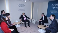 PM meets leaders of world's top businesses in Davos