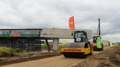 Authorities look to solve sand shortage for transport projects