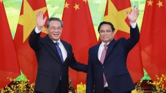 Vietnamese Prime Minister holds talks with Chinese Premier
