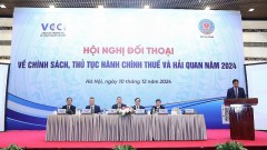 Answering many questions from businesses at dialogue conference on tax and customs policies