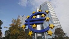 What risks will the Eurozone economy face in 2025? 