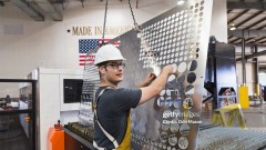 The US tries to attract capital inflows from abroad