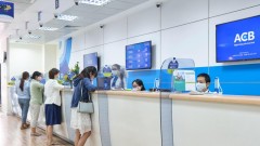 What outlook for ACB stock?