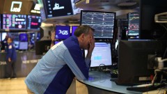 Risks for asset prices 