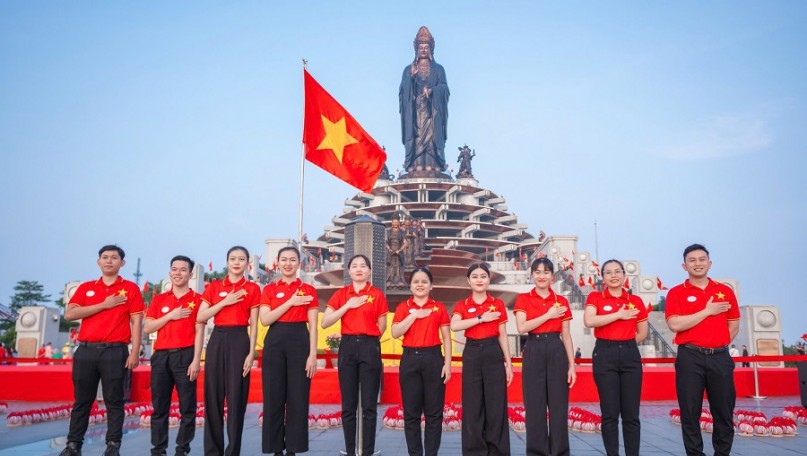 ﻿﻿A sacred landmark to visit after the military parade in HCM City this Reunification Anniversary