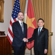 After proposals of Vietnam and many other countries, Trump drops tariffs to 10% for 90 days