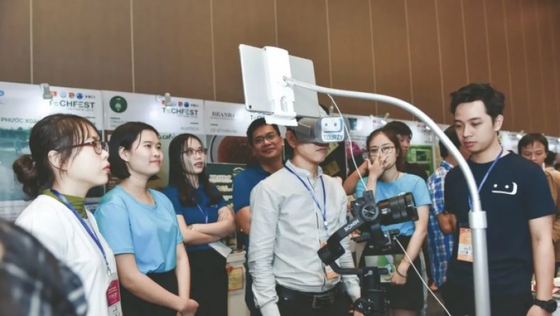 Vietnam unlocks domestic demand to spur growth 