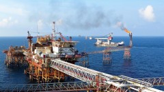 Will Middle East tensions sustain the uptrend of oil & gas stocks?