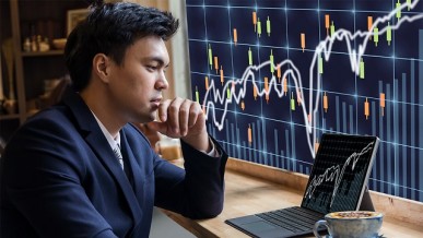 Which currencies may challenge the US dollar in the future?