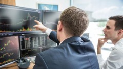 Will VN-Index hit a new peak?