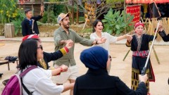 Attracting tourists during National Day holiday