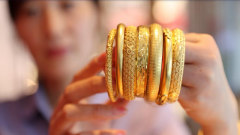 Vietnam eyes gold trading tax