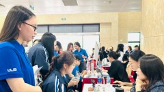 Hanoi employers compete for skilled workers as year-end recruitment surges