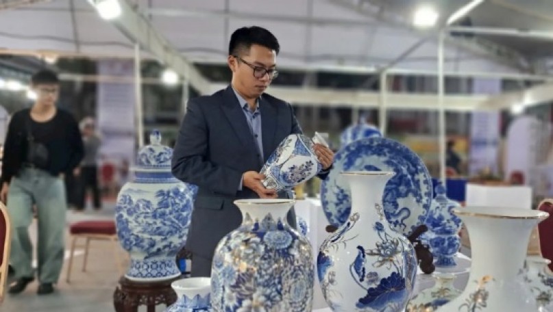 OCOP exhibition in Hanoi's pottery village connects tourism with handicraft products