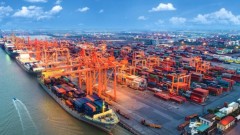 Vietnam's trade turnover hits $920 billion, enters global top tier