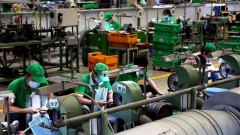 Vietnam seeks solutions to labour market imbalances