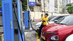 Hanoi must speed up charger development, policy making for smooth e-vehicle transition