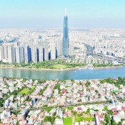 Asia’s growth winner defies tariff saga 