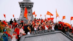 Japanese media amazed at reaching the “Roof of Indochina” without climbing