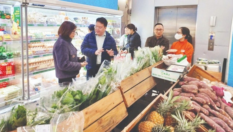 Promoting environmentally friendly consumption