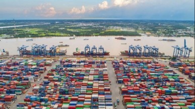 Goods export turnover continues to surge