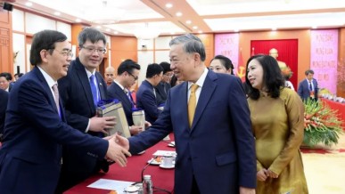 Vietnam’s 2025 achievements highlight unity between Party vision and people’s will