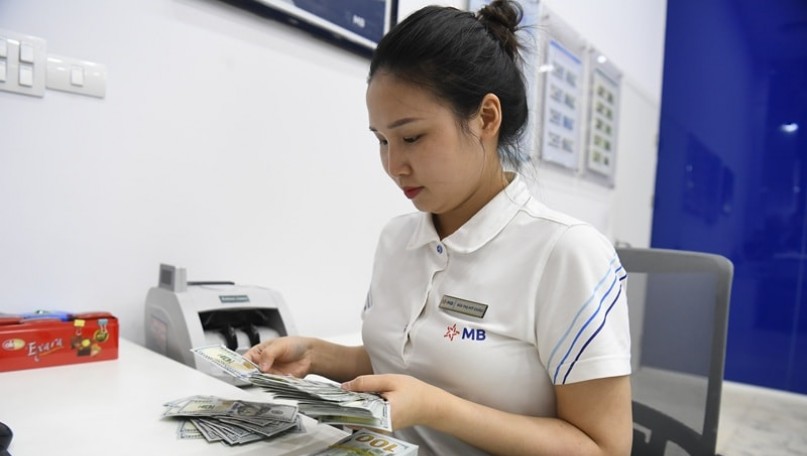 Banking stocks lead the market: Which ones stand out?