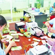 Balancing payment methods in monetary transactions